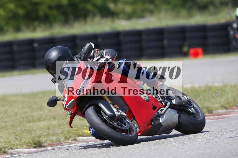/27 12.06.2025 Ducati Schweiz Trackday Warmup  ADR/blau-bleu/19